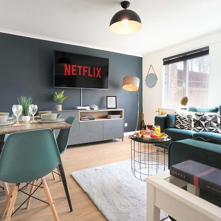 Central Mk House With Free Parking, Fast Wifi, And Smart Tv With Xbox, Sky Tv Packages And Netflix By Yoko Property Milton Keynes Luaran gambar